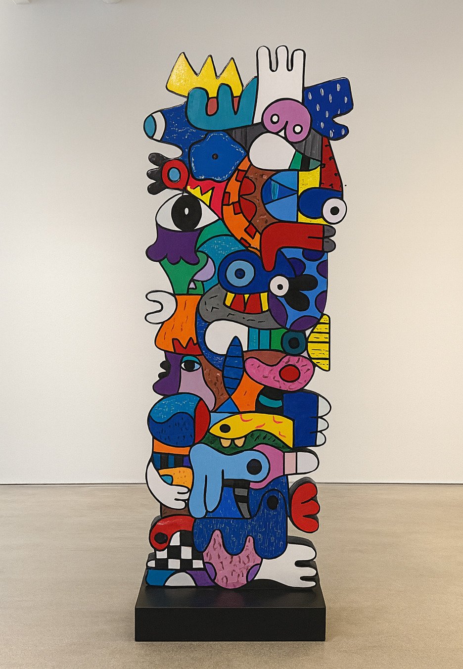 Painted wall sculpture by Ihab Ahmad, acrylic on canvas, 150 x 40 cm, 2023